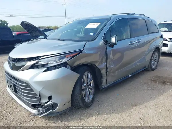 5TDERKEC0NS113154 2022 TOYOTA SIENNA - Image 2