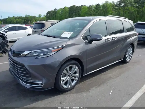 5TDERKEC0PS159179 2023 TOYOTA SIENNA - Image 2