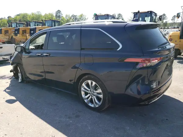 5TDERKEC0RS187244 2024 TOYOTA SIENNA - Image 2