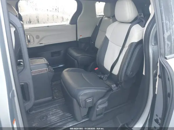 5TDERKEC0SS283560 2025 TOYOTA SIENNA - Image 8