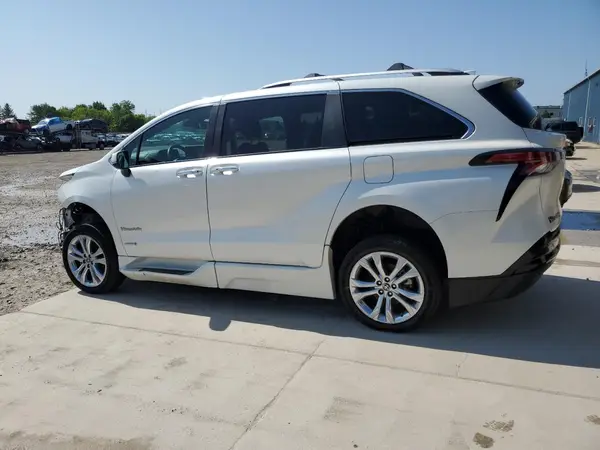 5TDERKEC1MS003969 2021 TOYOTA SIENNA - Image 2