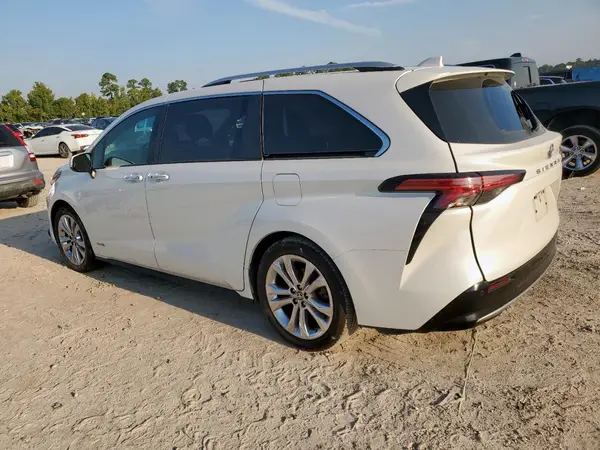 5TDERKEC1MS017502 2021 TOYOTA SIENNA - Image 2