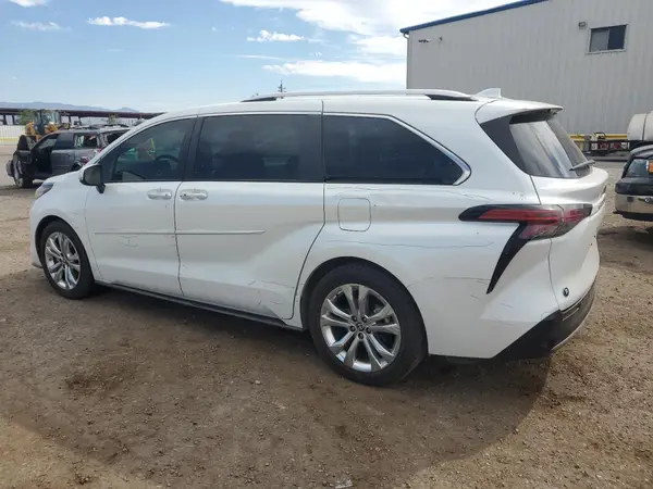 5TDERKEC1NS116533 2022 TOYOTA SIENNA - Image 2