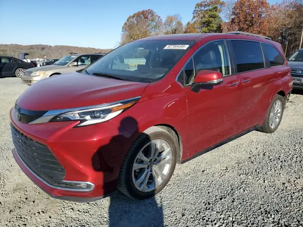 5TDERKEC1PS139135 2023 TOYOTA SIENNA - Image 1