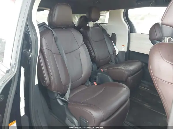 5TDERKEC1RS210529 2024 TOYOTA SIENNA - Image 8