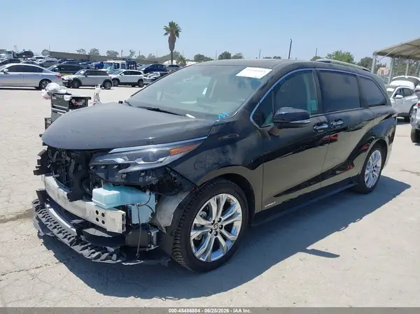 5TDERKEC2MS006220 2021 TOYOTA SIENNA - Image 2