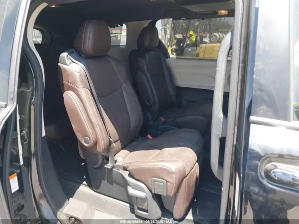 5TDERKEC2MS006220 2021 TOYOTA SIENNA - Image 8