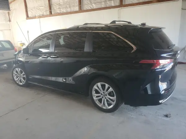 5TDERKEC2MS013250 2021 TOYOTA SIENNA - Image 2