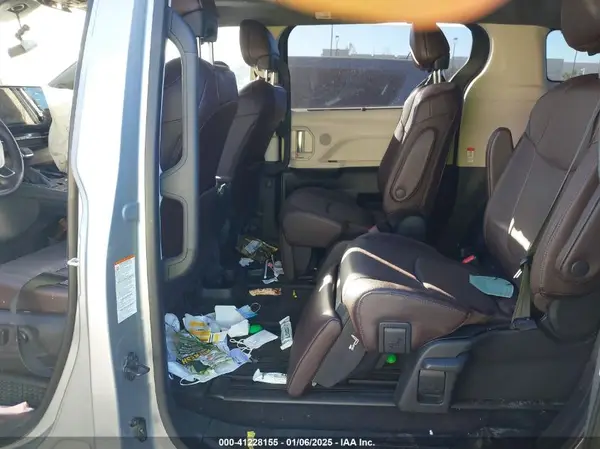 5TDERKEC2MS027892 2021 TOYOTA SIENNA - Image 8