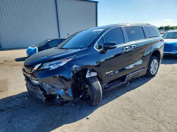 5TDERKEC2NS101300 2022 TOYOTA SIENNA - Image 1
