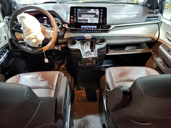 5TDERKEC2NS105055 2022 TOYOTA SIENNA - Image 8