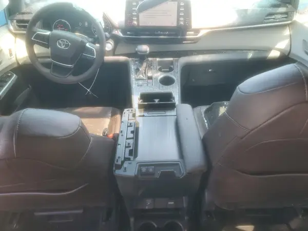 5TDERKEC2RS190050 2024 TOYOTA SIENNA - Image 8