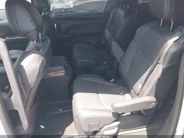 5TDERKEC2SS289408 2025 TOYOTA SIENNA - Image 8