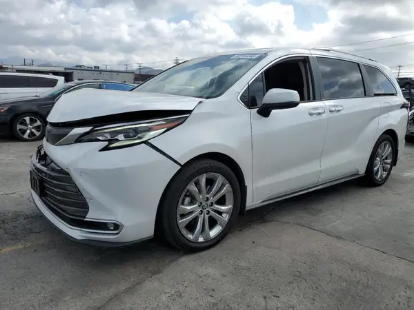 5TDERKEC3PS165378 2023 TOYOTA SIENNA - Image 1
