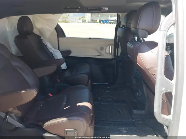 5TDERKEC3RS209317 2024 TOYOTA SIENNA - Image 8