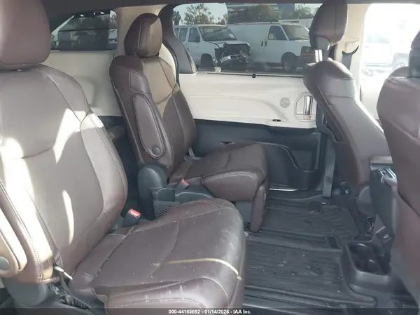 5TDERKEC3RS215747 2024 TOYOTA SIENNA - Image 8