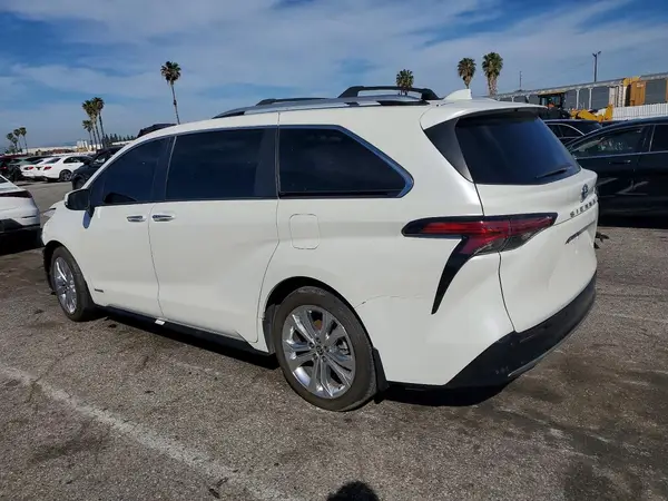 5TDERKEC4MS049537 2021 TOYOTA SIENNA - Image 2