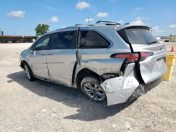 5TDERKEC4NS092955 2022 TOYOTA SIENNA - Image 2