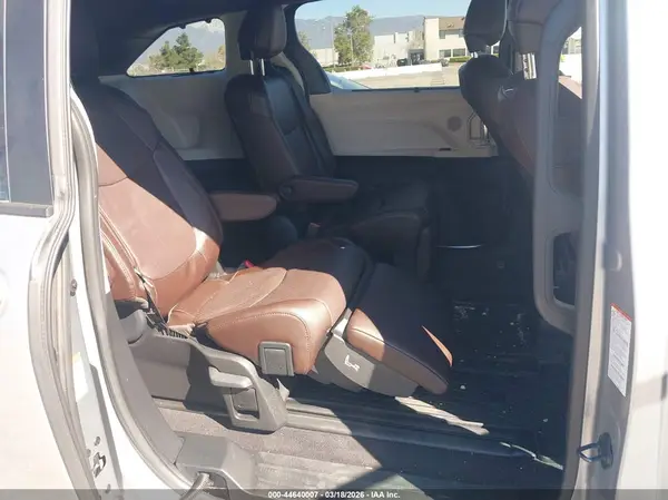 5TDERKEC4RS198165 2024 TOYOTA SIENNA - Image 8