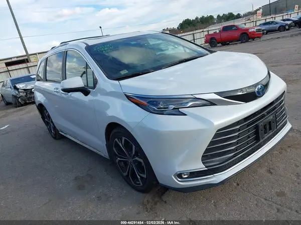 5TDERKEC4SS247371 2025 TOYOTA SIENNA - Image 1