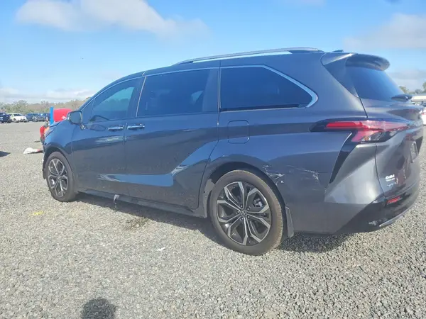 5TDERKEC4SS284680 2025 TOYOTA SIENNA - Image 2