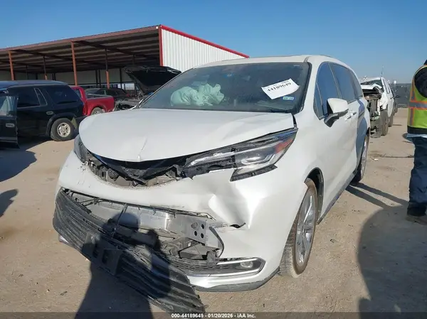 5TDERKEC5NS074982 2022 TOYOTA SIENNA - Image 2