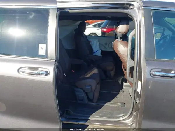 5TDERKEC5PS178147 2023 TOYOTA SIENNA - Image 8