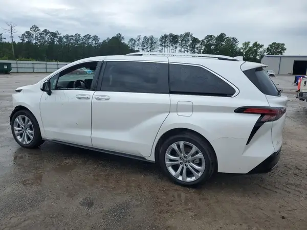 5TDERKEC5RS184467 2024 TOYOTA SIENNA - Image 2