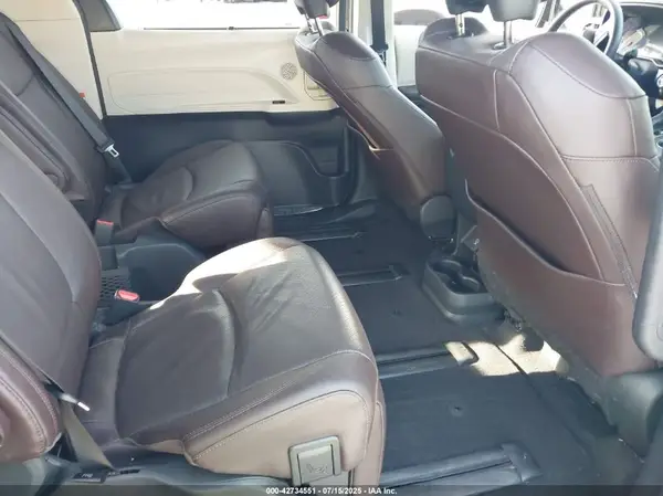 5TDERKEC5RS208637 2024 TOYOTA SIENNA - Image 8