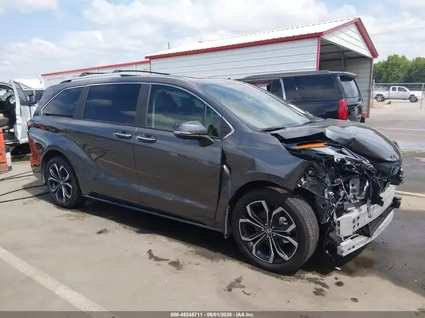 5TDERKEC5SS239313 2025 TOYOTA SIENNA - Image 1