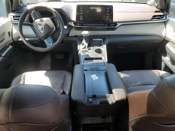 5TDERKEC6MS057963 2021 TOYOTA SIENNA - Image 8