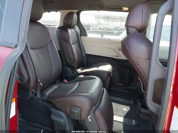 5TDERKEC6PS155380 2023 TOYOTA SIENNA - Image 8