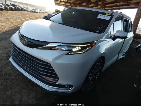 5TDERKEC6SS256282 2025 TOYOTA SIENNA - Image 2
