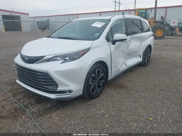 5TDERKEC6SS260770 2025 TOYOTA SIENNA - Image 2