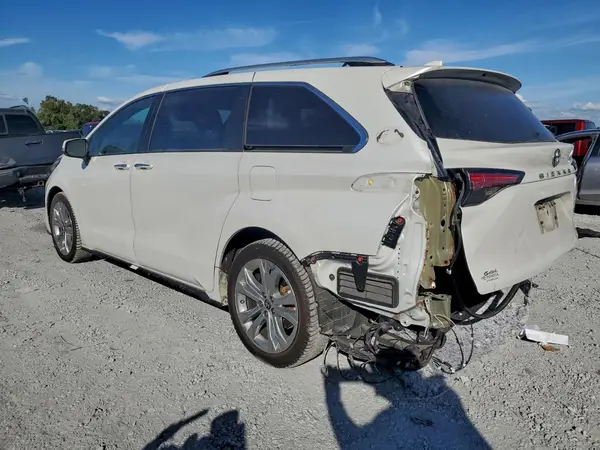 5TDERKEC7NS125270 2022 TOYOTA SIENNA - Image 2