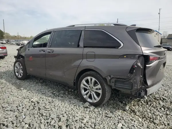 5TDERKEC7RS222510 2024 TOYOTA SIENNA - Image 2
