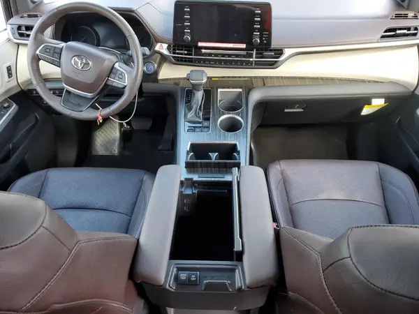 5TDERKEC7RS223513 2024 TOYOTA SIENNA - Image 8