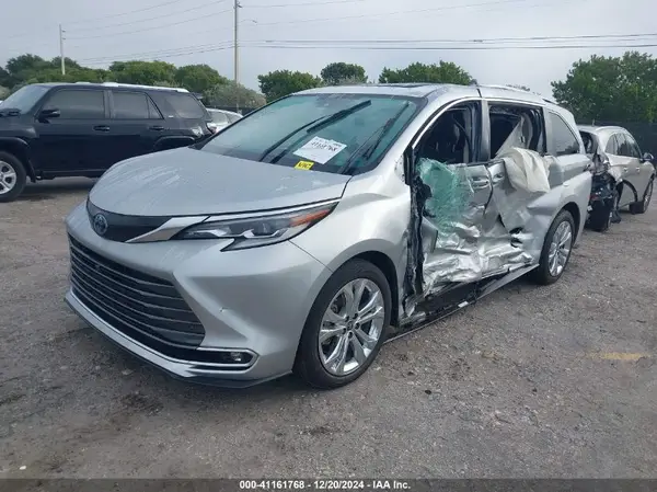 5TDERKEC8NS089685 2022 TOYOTA SIENNA - Image 2