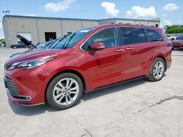 5TDERKEC8NS122894 2022 TOYOTA SIENNA - Image 1