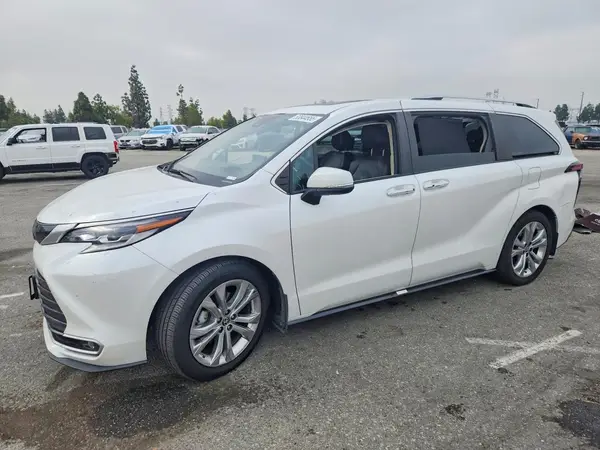5TDERKEC8PS165571 2023 TOYOTA SIENNA - Image 1