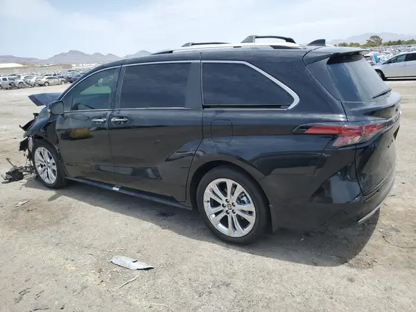 5TDERKEC8RS224914 2024 TOYOTA SIENNA - Image 2