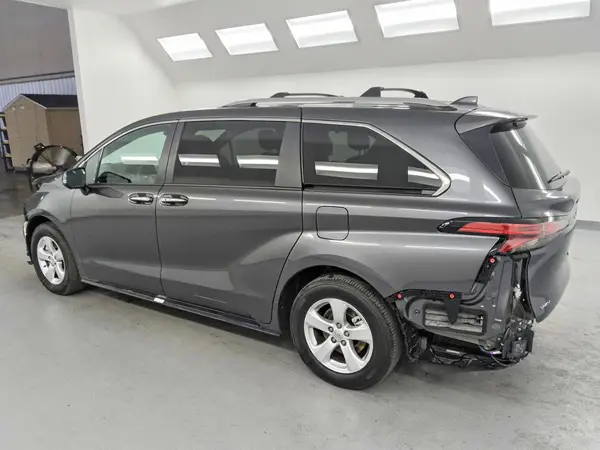 5TDERKEC8SS280731 2025 TOYOTA SIENNA - Image 2