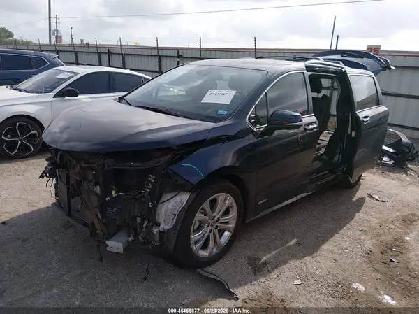 5TDERKEC9MS021457 2021 TOYOTA SIENNA - Image 2