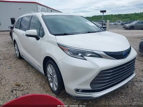 5TDERKEC9MS022771 2021 TOYOTA SIENNA - Image 1