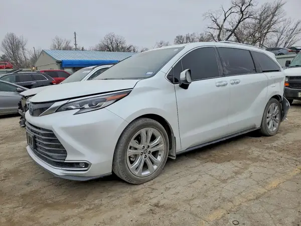 5TDERKEC9NS109605 2022 TOYOTA SIENNA - Image 1