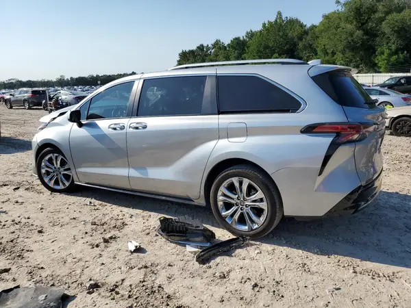 5TDERKEC9NS129434 2022 TOYOTA SIENNA - Image 2