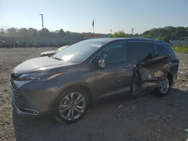 5TDERKEC9NS135749 2022 TOYOTA SIENNA - Image 1