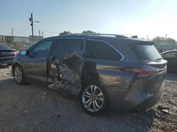 5TDERKEC9NS135749 2022 TOYOTA SIENNA - Image 2