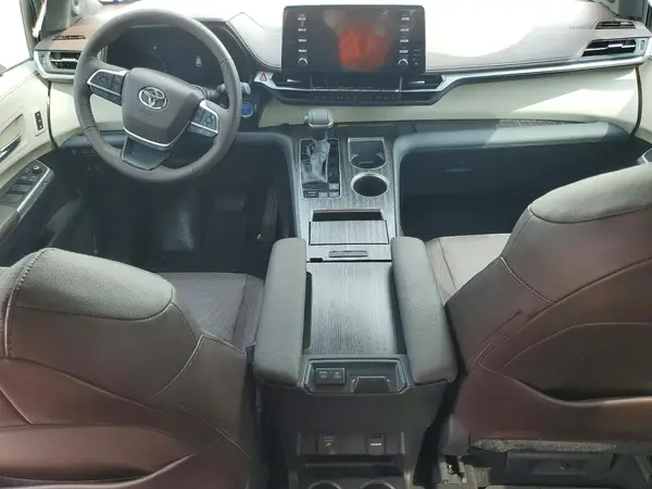 5TDERKEC9RS211797 2024 TOYOTA SIENNA - Image 8