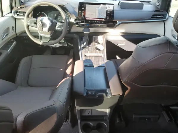 5TDERKEC9RS217809 2024 TOYOTA SIENNA - Image 8